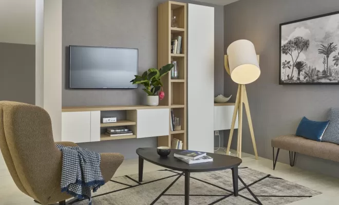 Meuble TV suspendu avec rangement bibliothèque sur mesure en chêne structuré et blanc