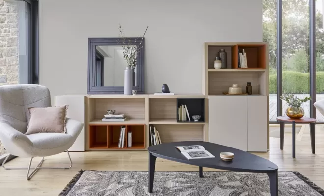 Bibliothèque sur mesure en chêne structuré et grège